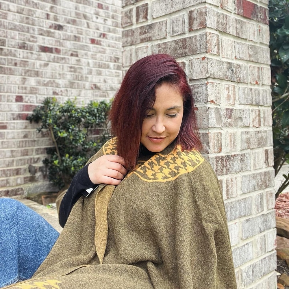Elegant New Ponchos Ecuador